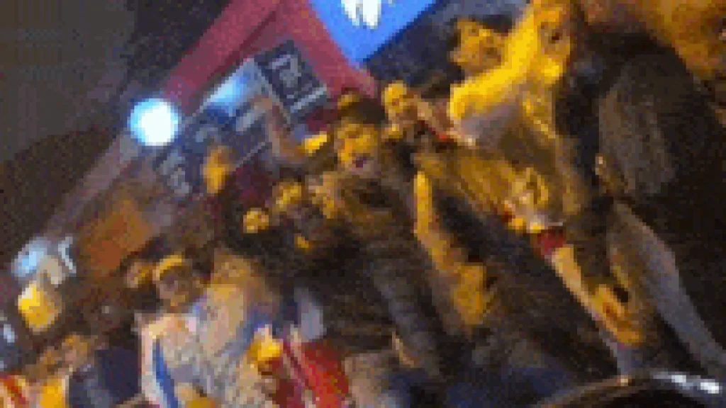 Paraguai vence Alemanha nos pênaltis e torcida invade ruas na fronteira