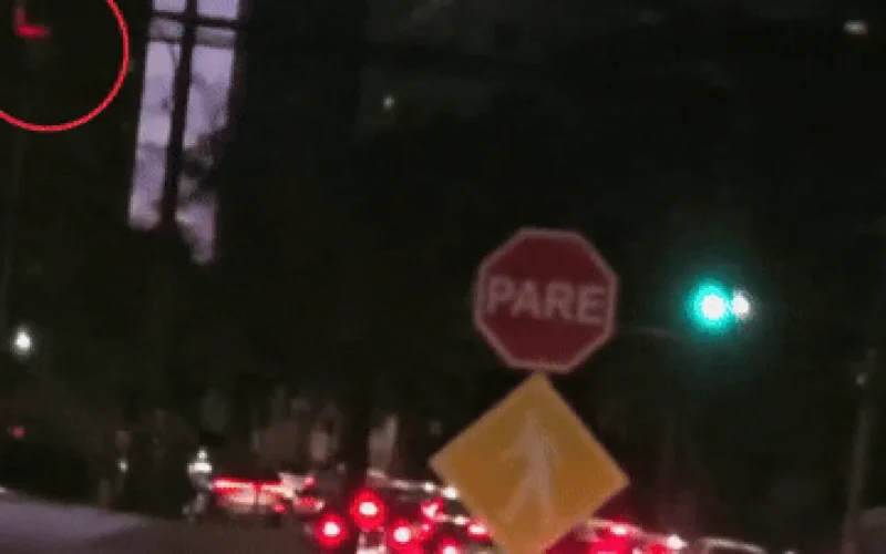 Falha em semáforo deixa dois sinais verdes em cruzamento de Campo Grande