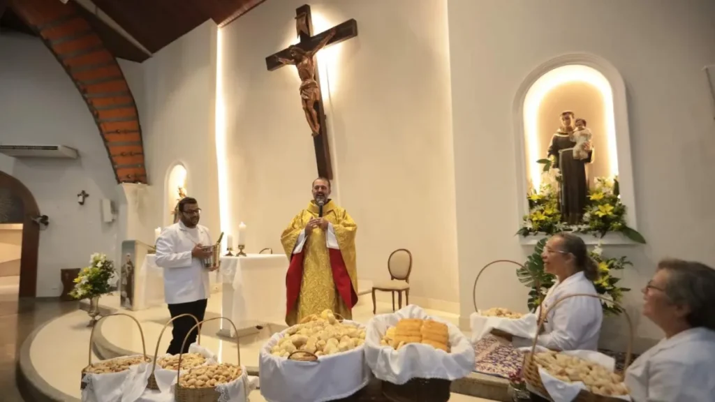 Legado de caridade de Santo Antônio vai além da fama de casamenteiro