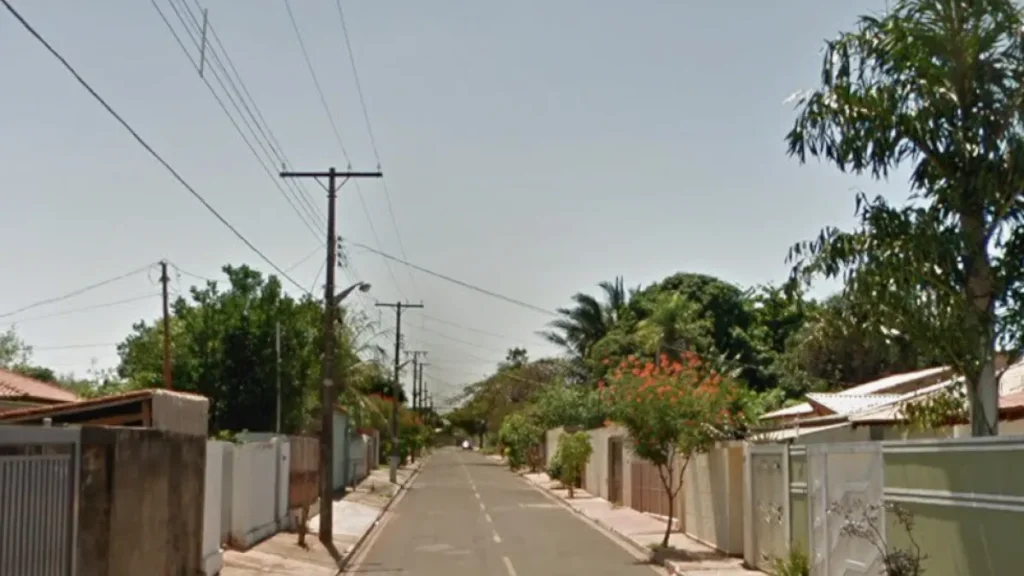 Invasor ameaça policiais e diz ser do PCC após furto em casa de idosa