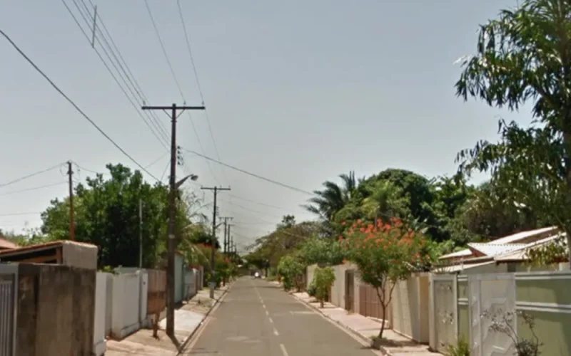 Invasor ameaça policiais e diz ser do PCC após furto em casa de idosa