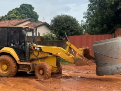 Chuvas em Três Lagoas: cratera abre e desfile é adiado