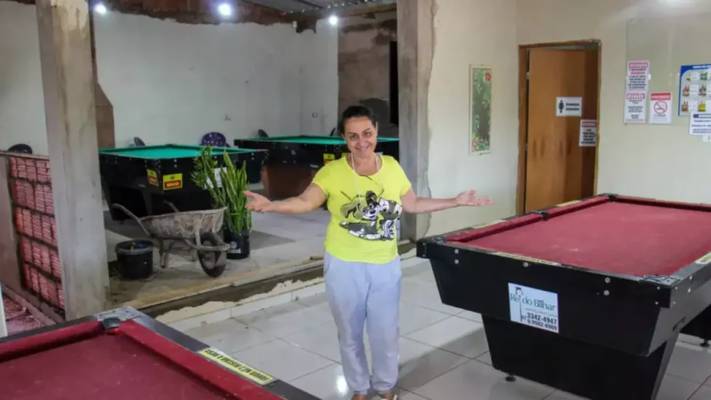 Cozinheira vende carro para criar bar e fatura até as 2h
