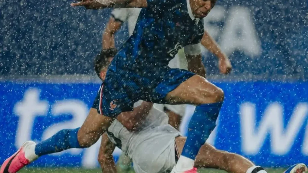 Mbappé brilha, França vence Iraque e avança na Copa