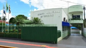 Câmara de Terenos evita opinar sobre volta de prefeito afastado