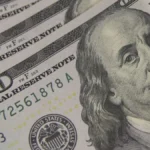 Dólar recua a R$ 5,17 com trégua no Oriente Médio