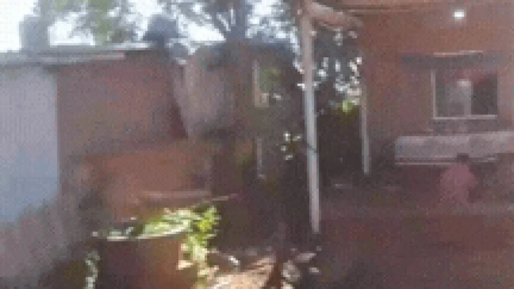 Prefeitura manda 57 famílias deixarem área da Avenida Duque de Caxias