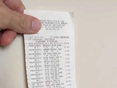 CPF na nota pode render R$ 300 mil em sorteio desta terça