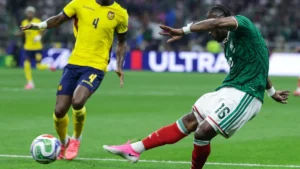 México vence Equador e avança às oitavas da Copa