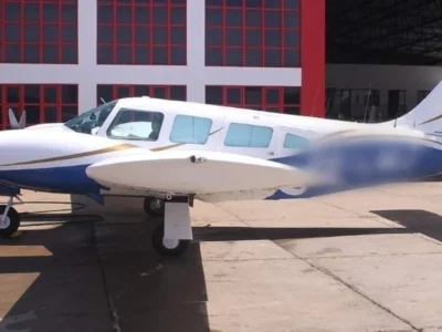 Câmera registra som da queda de avião que matou dois em Campo Grande