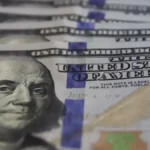 Dólar fecha semana estável a R$ 5,16 após queda de 0,76%