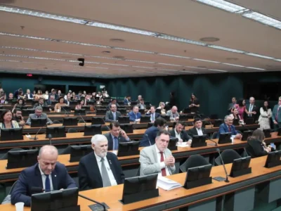 Câmara aprova PEC que proíbe aposentadoria compulsória de juízes
