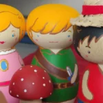 Kokeshis transformam casamentos, pets e memórias em arte