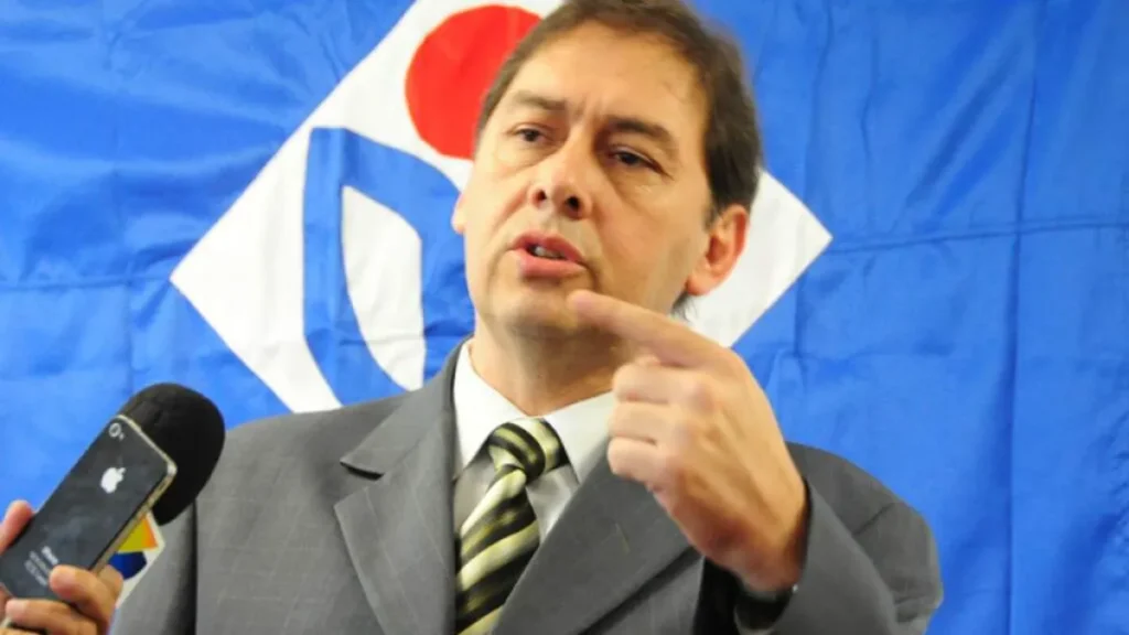 Ex-locutor e prefeito cassado, Alcides Bernal morre aos 60 anos