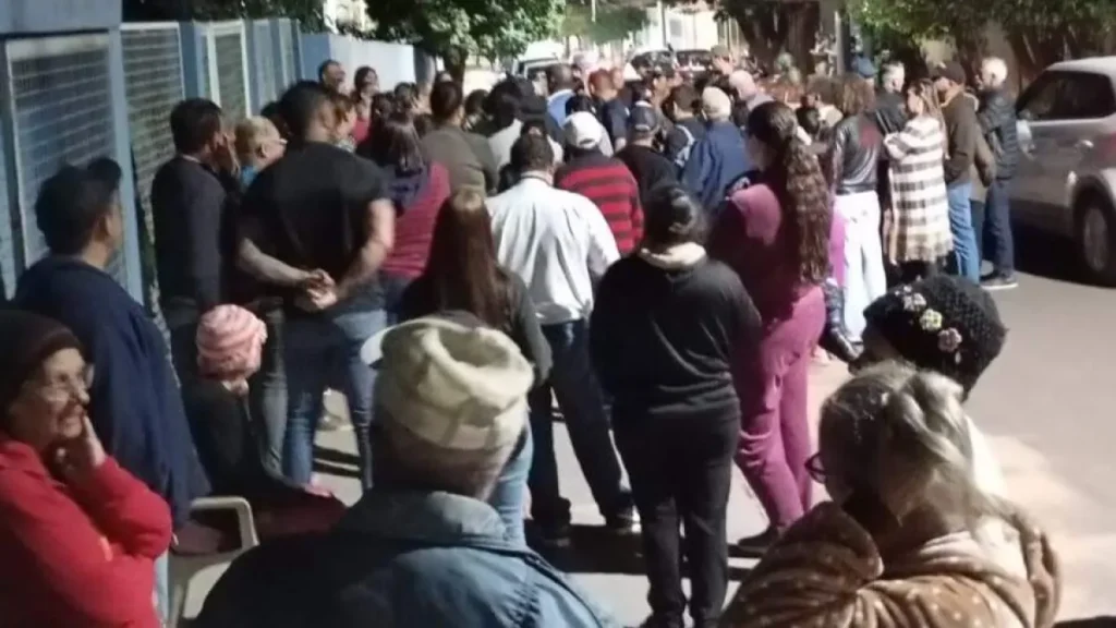 Moradores protestam contra albergue em antiga incubadora