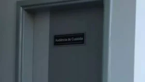 Padrasto é preso por sugerir sexo oral a enteado de 7 anos