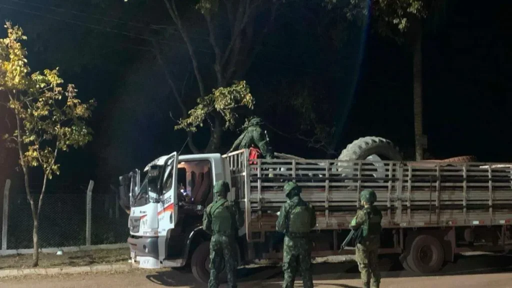 Soldado e ex-PM são presos com 194 kg de haxixe