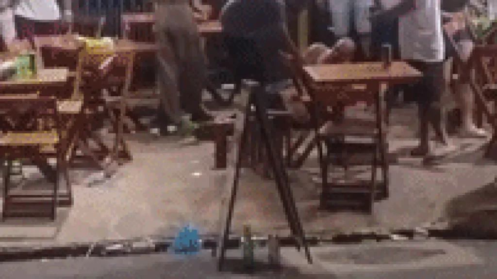 Briga generalizada em conveniência viraliza; veja o vídeo