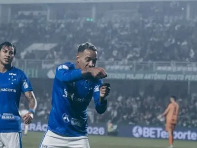 Cruzeiro vence Coritiba e assume 7º lugar no Brasileirão