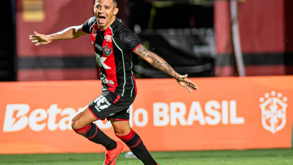 Vitória goleia Athletico-PR por 4 a 0 e avança às quartas da Copa do Brasil