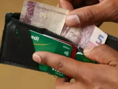 Brasileiros têm R$ 5,1 bi esquecidos em bancos