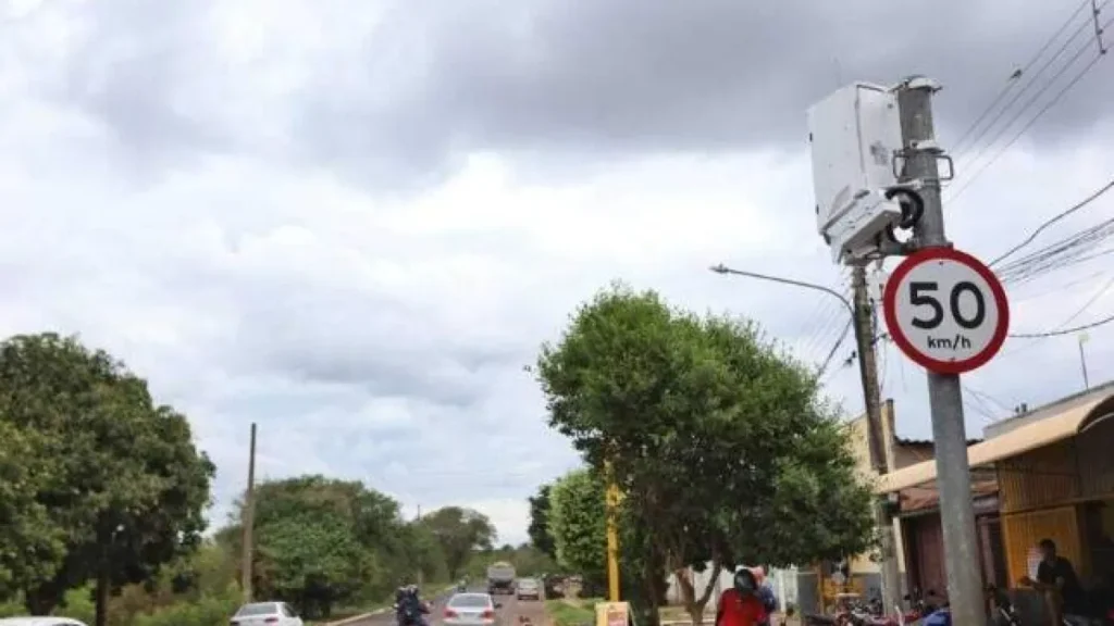 Agetran aplica R$ 661 mil em multas; carro acumula R$ 11 mil