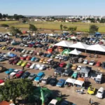 Retrocar MS: centenas de carros antigos ocupam a Praça do Papa